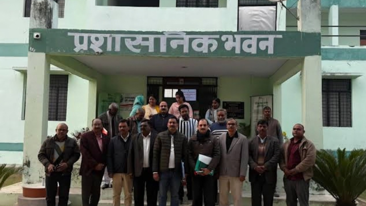 कृषि विज्ञान केंद्र की बैठक में किसानों की समस्याओं पर चर्चा, नई Farming Technology पर भी जोर