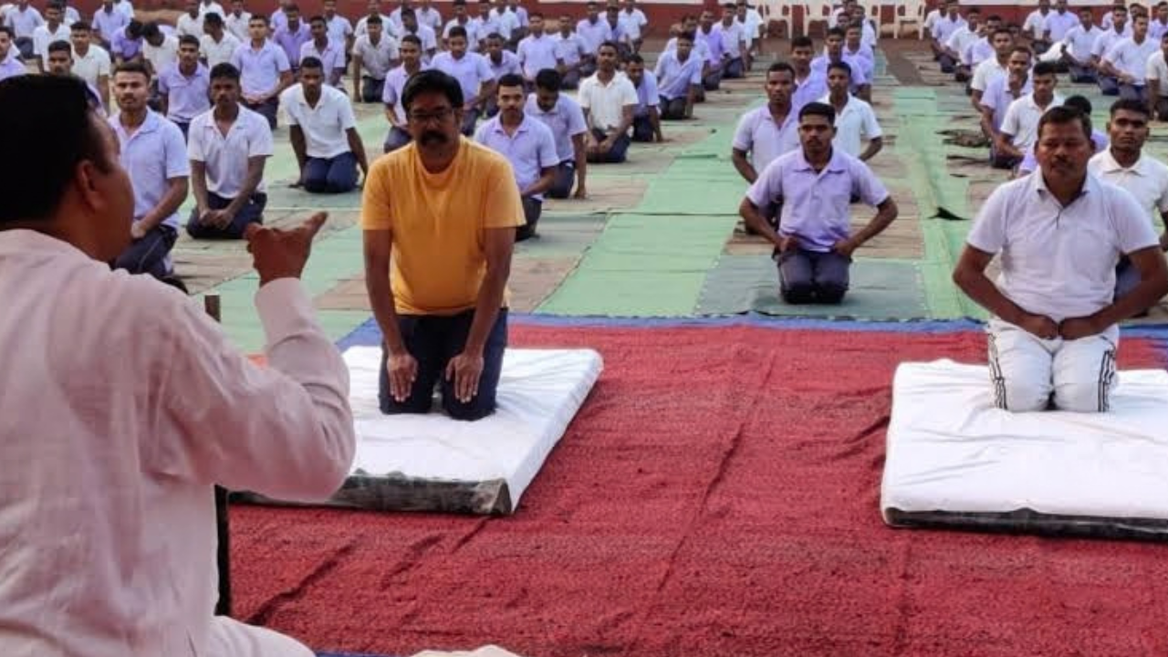 Yoga Training Update: कृषि कॉलेज में तीन दिवसीय प्रशिक्षण शिविर संपन्न